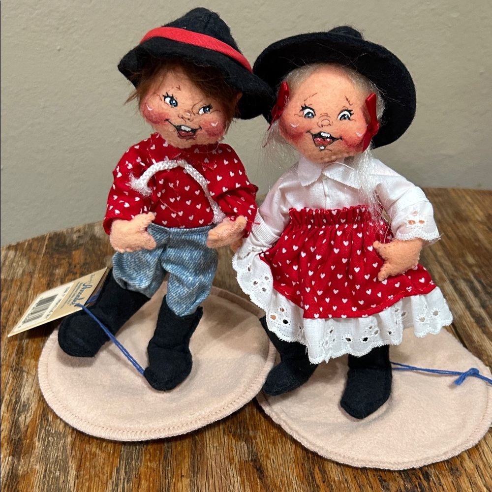 Annalee Country Boy & Girl Figures